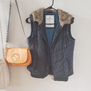 American Eagle athletic puff vest